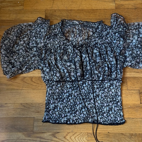 Free People Tops - free people floral lightweight blouse with cinched bottom - size xs